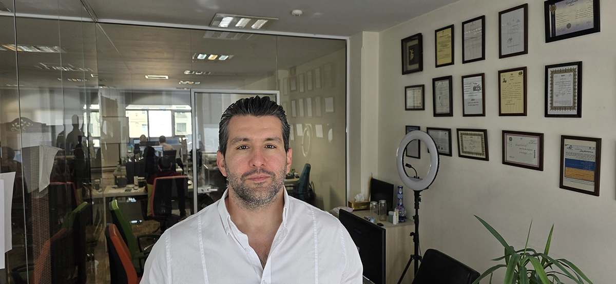 ثبت مشخصات شخص و شرکت در هوش مصنوعی؛ راهنمای حضور در پاسخ های AI